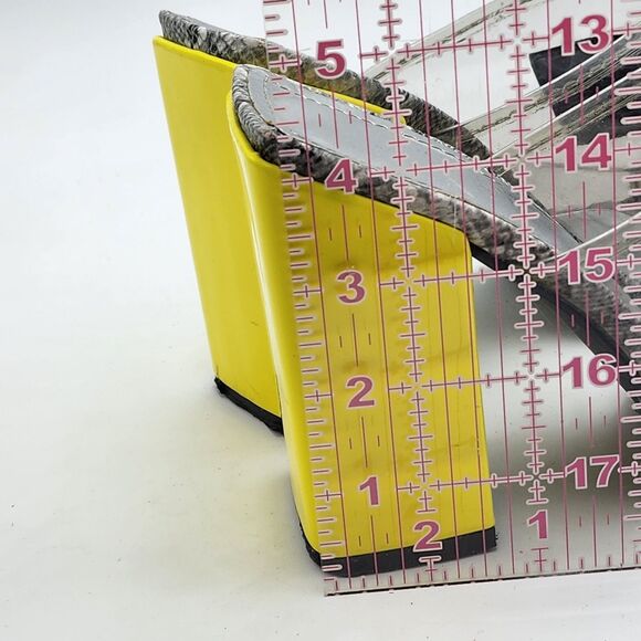 Cape Robbin Vogue77 Camryn Yellow Chunky Heel Sandals Size 8 - Picture 10 of 10